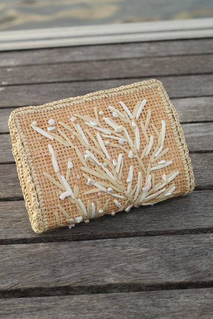 CLUTCH NATURE CORAL REEF WHITE
