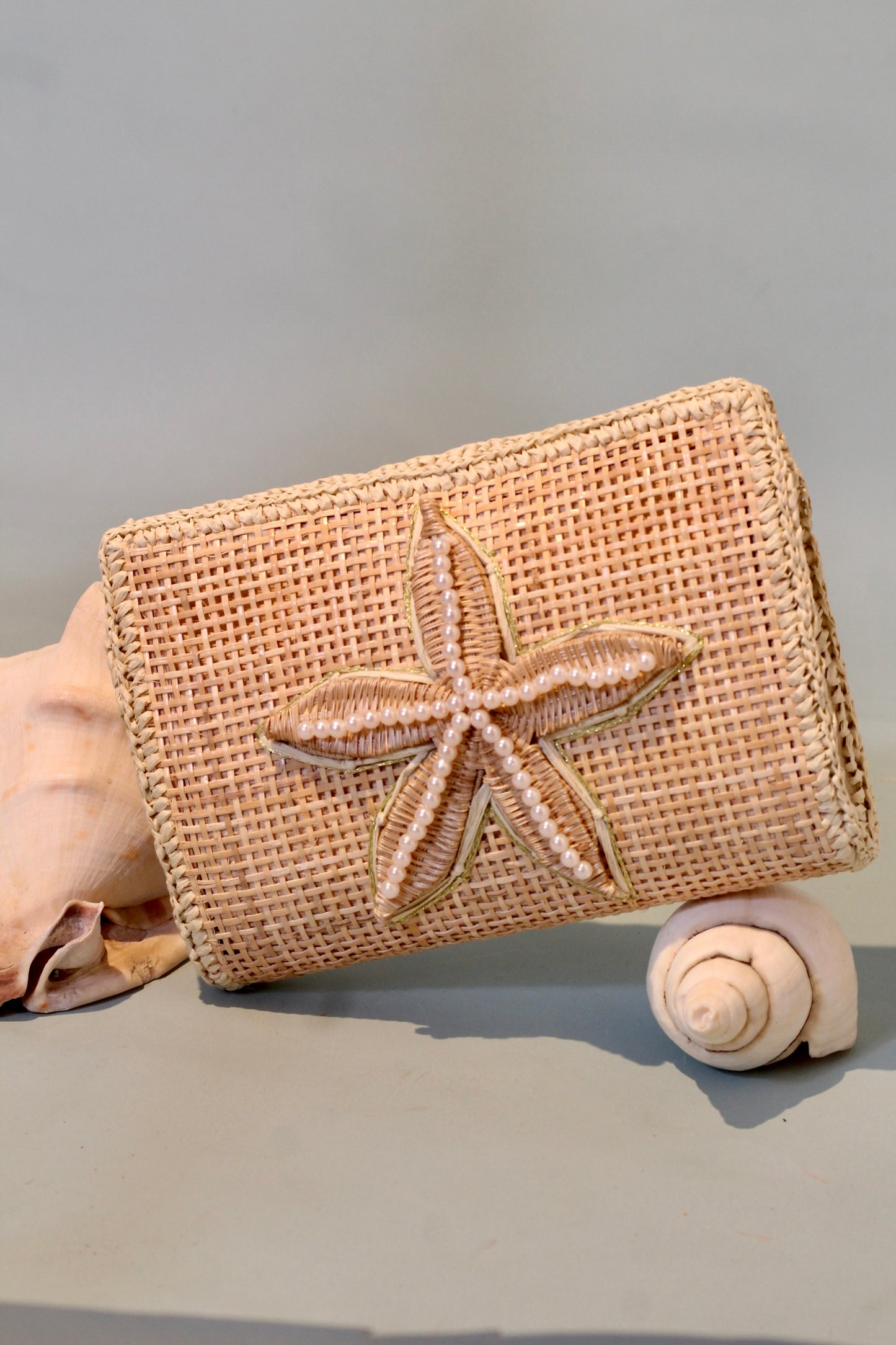 CLUTCH STELLA NAURU